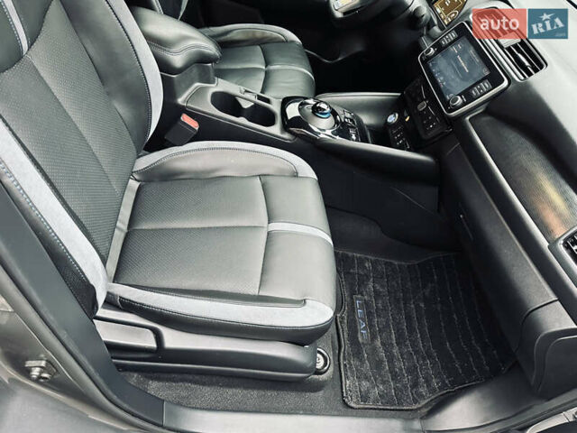 Ниссан Лиф, объемом двигателя 0 л и пробегом 179 тыс. км за 12800 $, фото 45 на Automoto.ua