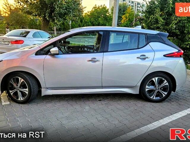 Ниссан Лиф, объемом двигателя 0.11 л и пробегом 98 тыс. км за 14000 $, фото 7 на Automoto.ua