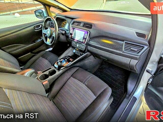 Ниссан Лиф, объемом двигателя 0.11 л и пробегом 98 тыс. км за 14000 $, фото 10 на Automoto.ua