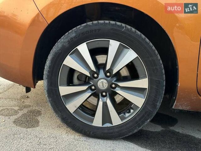 Желтый Ниссан Лиф, объемом двигателя 0 л и пробегом 182 тыс. км за 7000 $, фото 14 на Automoto.ua