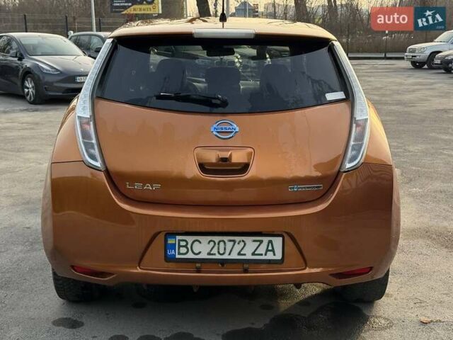 Желтый Ниссан Лиф, объемом двигателя 0 л и пробегом 182 тыс. км за 7000 $, фото 6 на Automoto.ua