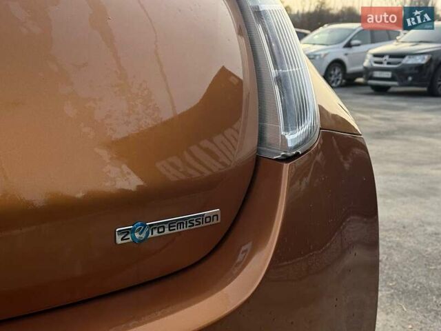 Желтый Ниссан Лиф, объемом двигателя 0 л и пробегом 182 тыс. км за 7000 $, фото 10 на Automoto.ua