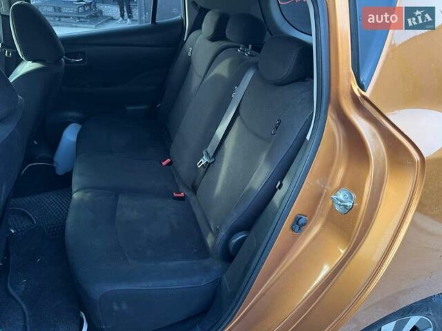 Желтый Ниссан Лиф, объемом двигателя 0 л и пробегом 182 тыс. км за 7000 $, фото 26 на Automoto.ua