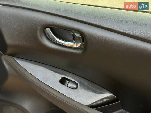 Желтый Ниссан Лиф, объемом двигателя 0 л и пробегом 182 тыс. км за 7000 $, фото 35 на Automoto.ua