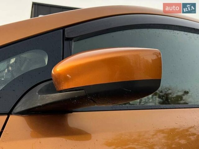 Желтый Ниссан Лиф, объемом двигателя 0 л и пробегом 182 тыс. км за 7000 $, фото 16 на Automoto.ua