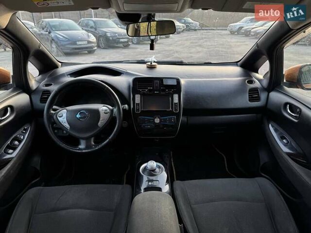 Желтый Ниссан Лиф, объемом двигателя 0 л и пробегом 182 тыс. км за 7000 $, фото 30 на Automoto.ua