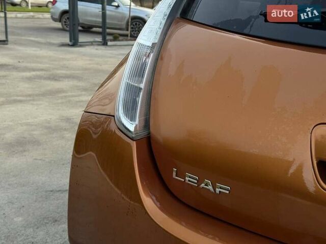 Желтый Ниссан Лиф, объемом двигателя 0 л и пробегом 182 тыс. км за 7000 $, фото 9 на Automoto.ua