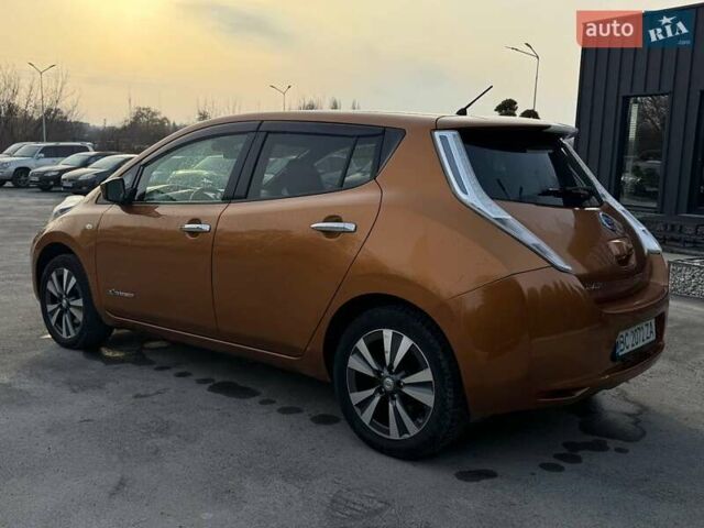 Желтый Ниссан Лиф, объемом двигателя 0 л и пробегом 182 тыс. км за 7000 $, фото 5 на Automoto.ua