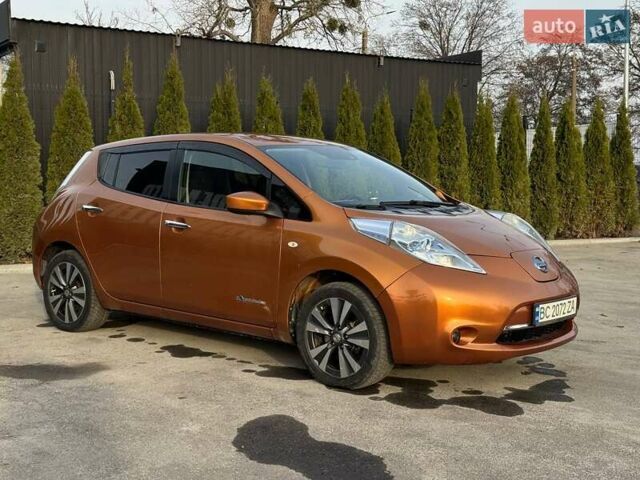 Желтый Ниссан Лиф, объемом двигателя 0 л и пробегом 182 тыс. км за 7000 $, фото 2 на Automoto.ua