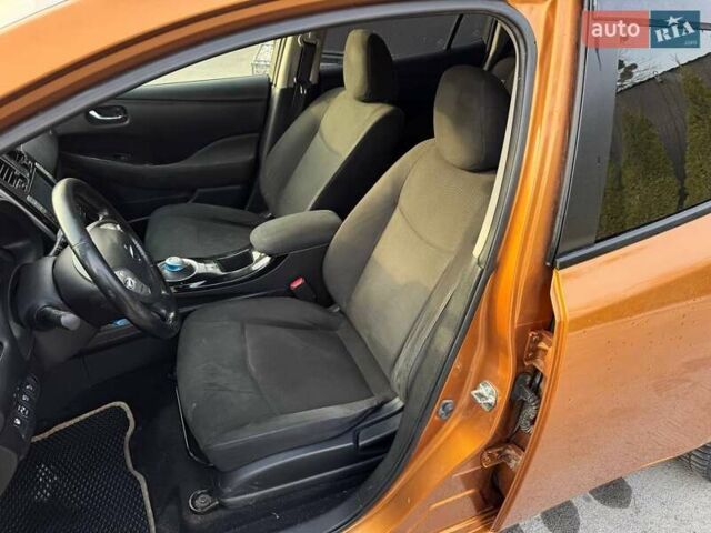 Желтый Ниссан Лиф, объемом двигателя 0 л и пробегом 182 тыс. км за 7000 $, фото 23 на Automoto.ua