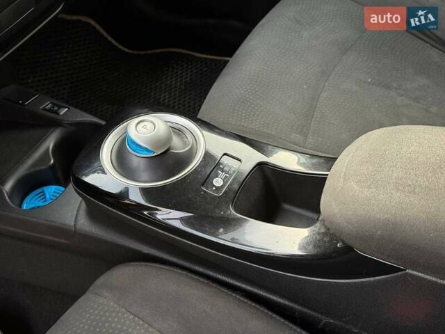 Желтый Ниссан Лиф, объемом двигателя 0 л и пробегом 182 тыс. км за 7000 $, фото 22 на Automoto.ua