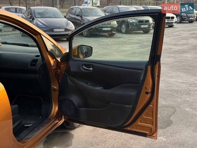 Желтый Ниссан Лиф, объемом двигателя 0 л и пробегом 182 тыс. км за 7000 $, фото 36 на Automoto.ua