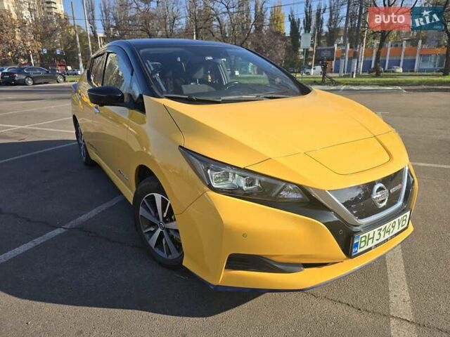 Жовтий Ніссан Ліф, об'ємом двигуна 0 л та пробігом 71 тис. км за 14900 $, фото 6 на Automoto.ua