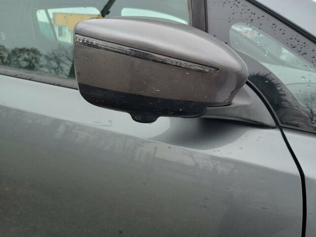 Серый Ниссан Лиф, объемом двигателя 0 л и пробегом 44 тыс. км за 16500 $, фото 15 на Automoto.ua