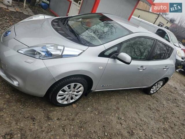 Серый Ниссан Лиф, объемом двигателя 0 л и пробегом 140 тыс. км за 4500 $, фото 23 на Automoto.ua