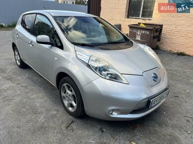 Серый Ниссан Лиф, объемом двигателя 0 л и пробегом 144 тыс. км за 3950 $, фото 5 на Automoto.ua