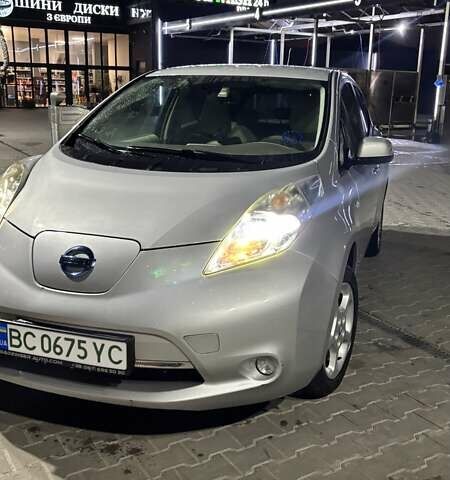 Серый Ниссан Лиф, объемом двигателя 0 л и пробегом 107 тыс. км за 4800 $, фото 1 на Automoto.ua