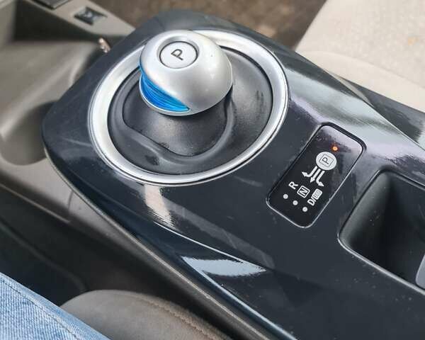 Серый Ниссан Лиф, объемом двигателя 0 л и пробегом 170 тыс. км за 8000 $, фото 18 на Automoto.ua