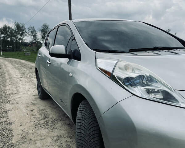 Сірий Ніссан Ліф, об'ємом двигуна 0 л та пробігом 160 тис. км за 4999 $, фото 5 на Automoto.ua