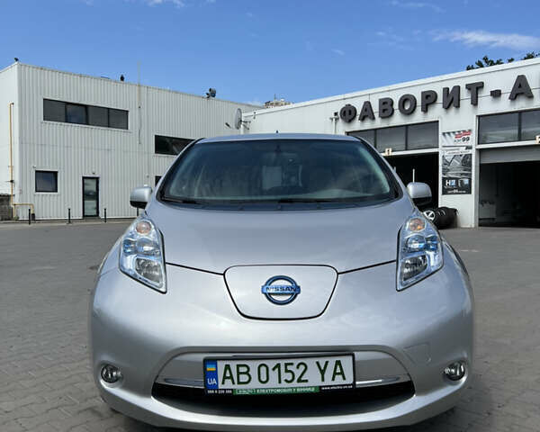 Серый Ниссан Лиф, объемом двигателя 0 л и пробегом 99 тыс. км за 9600 $, фото 1 на Automoto.ua