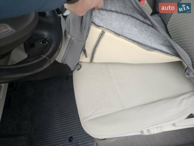 Серый Ниссан Лиф, объемом двигателя 0 л и пробегом 140 тыс. км за 4500 $, фото 2 на Automoto.ua