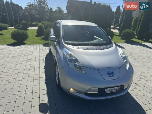 Сірий Ніссан Ліф, об'ємом двигуна 0 л та пробігом 132 тис. км за 5500 $, фото 13 на Automoto.ua