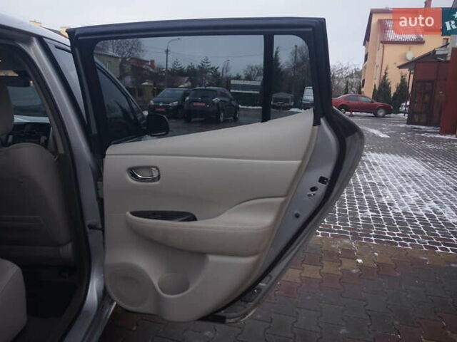 Сірий Ніссан Ліф, об'ємом двигуна 0 л та пробігом 75 тис. км за 4555 $, фото 41 на Automoto.ua