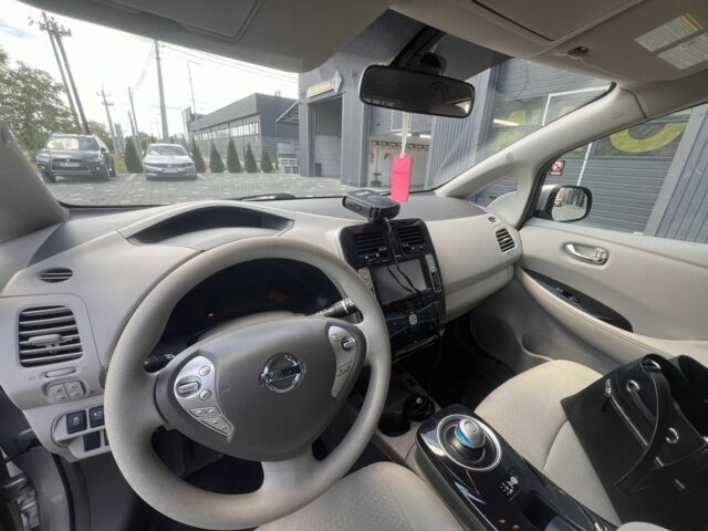 Серый Ниссан Лиф, объемом двигателя 0 л и пробегом 86 тыс. км за 5300 $, фото 12 на Automoto.ua