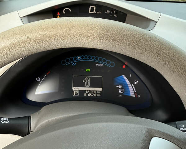 Серый Ниссан Лиф, объемом двигателя 0 л и пробегом 121 тыс. км за 4600 $, фото 17 на Automoto.ua