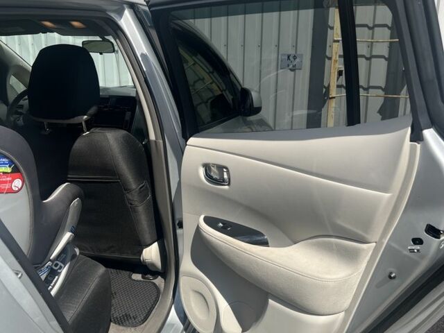 Серый Ниссан Лиф, объемом двигателя 1.6 л и пробегом 107 тыс. км за 5600 $, фото 6 на Automoto.ua