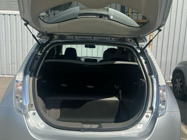 Серый Ниссан Лиф, объемом двигателя 1.6 л и пробегом 107 тыс. км за 5600 $, фото 5 на Automoto.ua