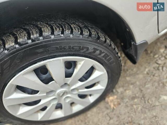 Серый Ниссан Лиф, объемом двигателя 0 л и пробегом 140 тыс. км за 4500 $, фото 17 на Automoto.ua