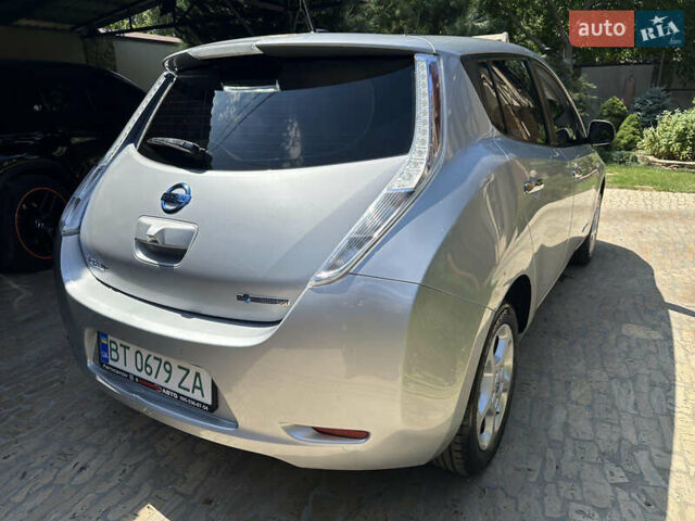 Сірий Ніссан Ліф, об'ємом двигуна 0 л та пробігом 115 тис. км за 5200 $, фото 4 на Automoto.ua