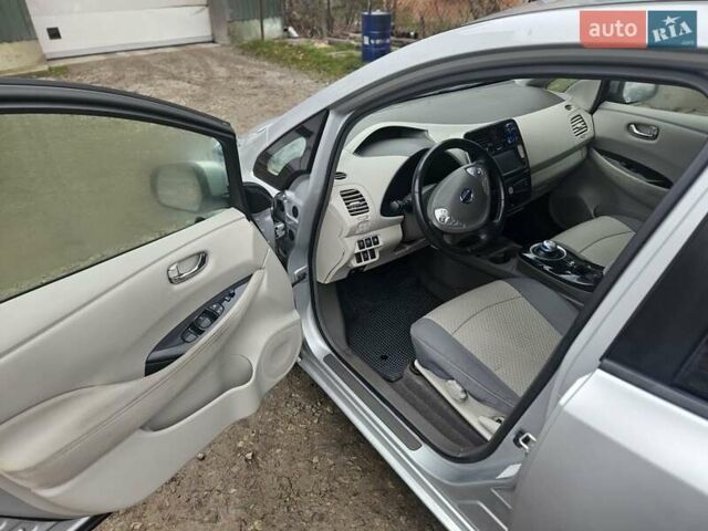 Серый Ниссан Лиф, объемом двигателя 0 л и пробегом 140 тыс. км за 4500 $, фото 8 на Automoto.ua