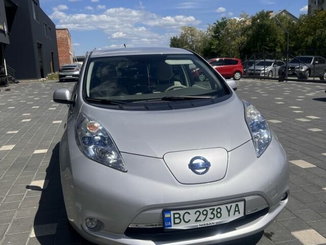 Серый Ниссан Лиф, объемом двигателя 0 л и пробегом 86 тыс. км за 5300 $, фото 4 на Automoto.ua