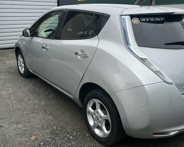 Серый Ниссан Лиф, объемом двигателя 0 л и пробегом 170 тыс. км за 5300 $, фото 3 на Automoto.ua