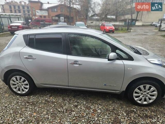 Серый Ниссан Лиф, объемом двигателя 0 л и пробегом 140 тыс. км за 4500 $, фото 19 на Automoto.ua