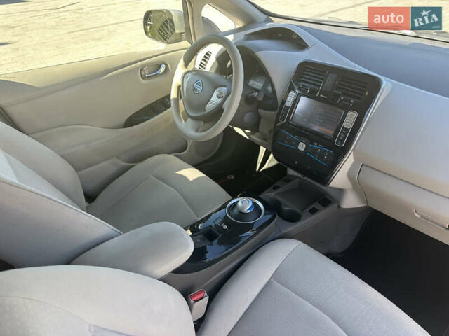 Сірий Ніссан Ліф, об'ємом двигуна 0 л та пробігом 132 тис. км за 5500 $, фото 46 на Automoto.ua