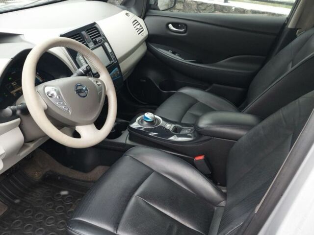 Сірий Ніссан Ліф, об'ємом двигуна 0 л та пробігом 77 тис. км за 4900 $, фото 6 на Automoto.ua