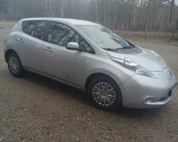 Серый Ниссан Лиф, объемом двигателя 0 л и пробегом 118 тыс. км за 5000 $, фото 6 на Automoto.ua