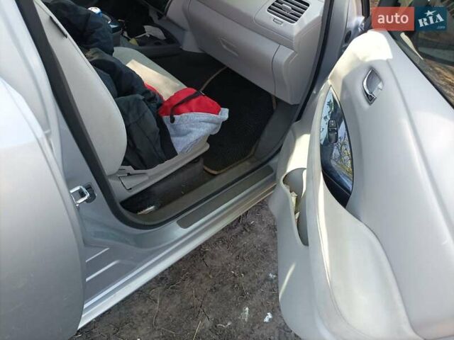 Серый Ниссан Лиф, объемом двигателя 0 л и пробегом 150 тыс. км за 9000 $, фото 5 на Automoto.ua