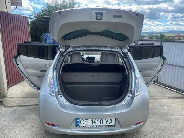 Серый Ниссан Лиф, объемом двигателя 0 л и пробегом 118 тыс. км за 3800 $, фото 11 на Automoto.ua