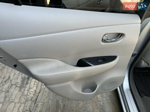 Сірий Ніссан Ліф, об'ємом двигуна 0 л та пробігом 115 тис. км за 5200 $, фото 12 на Automoto.ua