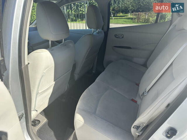 Сірий Ніссан Ліф, об'ємом двигуна 0 л та пробігом 132 тис. км за 5500 $, фото 34 на Automoto.ua