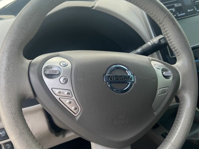 Серый Ниссан Лиф, объемом двигателя 1.6 л и пробегом 107 тыс. км за 5600 $, фото 10 на Automoto.ua