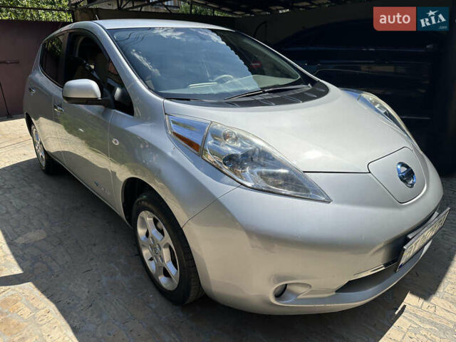 Сірий Ніссан Ліф, об'ємом двигуна 0 л та пробігом 115 тис. км за 5200 $, фото 2 на Automoto.ua