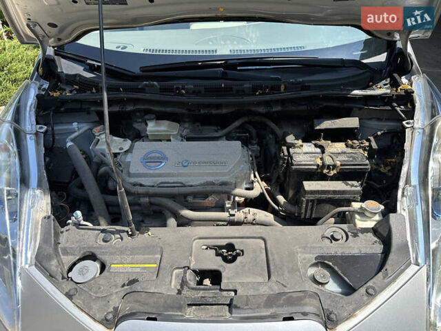 Сірий Ніссан Ліф, об'ємом двигуна 0 л та пробігом 115 тис. км за 5200 $, фото 29 на Automoto.ua