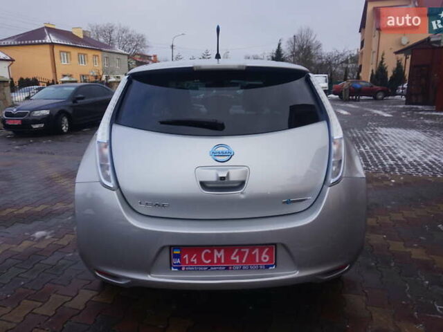 Сірий Ніссан Ліф, об'ємом двигуна 0 л та пробігом 75 тис. км за 4555 $, фото 17 на Automoto.ua