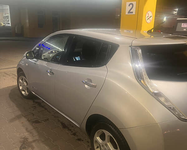 Серый Ниссан Лиф, объемом двигателя 0 л и пробегом 133 тыс. км за 4500 $, фото 1 на Automoto.ua