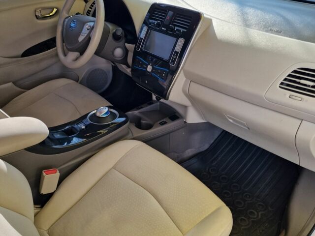 Серый Ниссан Лиф, объемом двигателя 0 л и пробегом 142 тыс. км за 5500 $, фото 3 на Automoto.ua